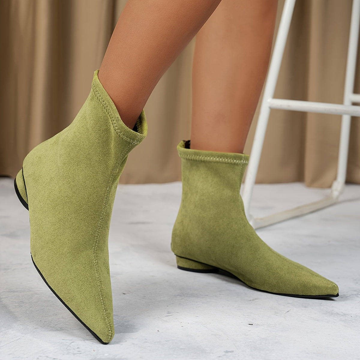 Minimalist Stretch Ankle Boots – Low Heel & Sleek Fit