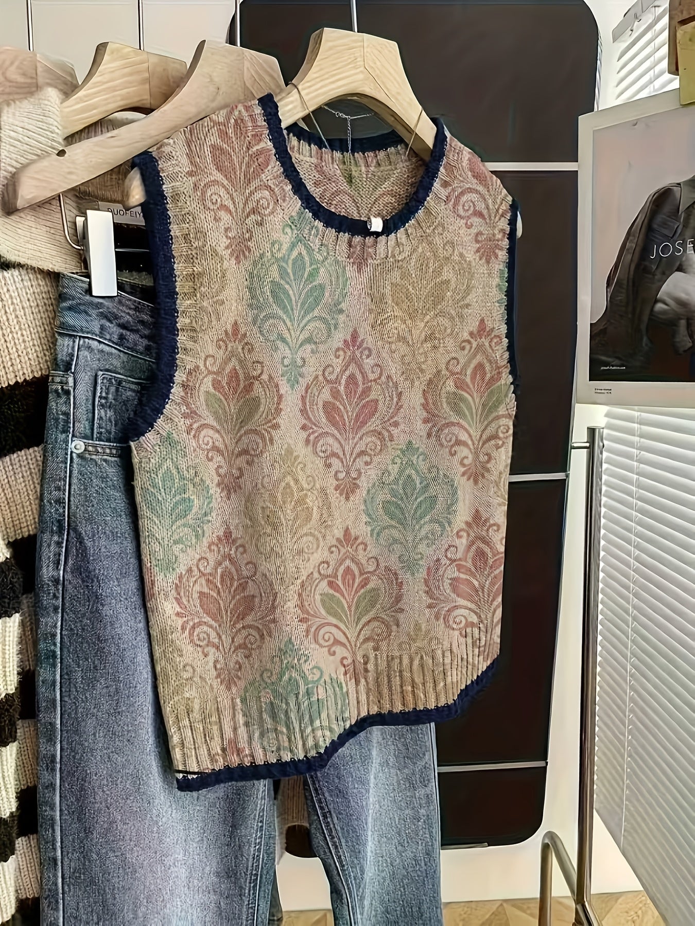 Botanical Pattern Crew Neck Vest