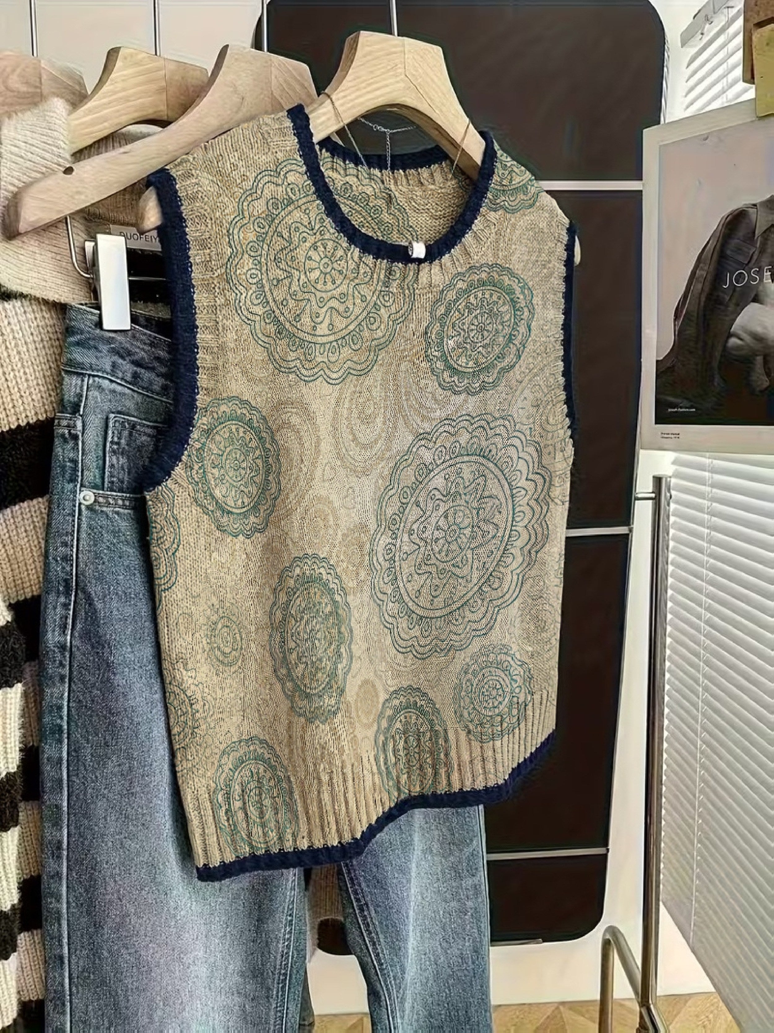 Ethnic Pattern Crew Neck Vest