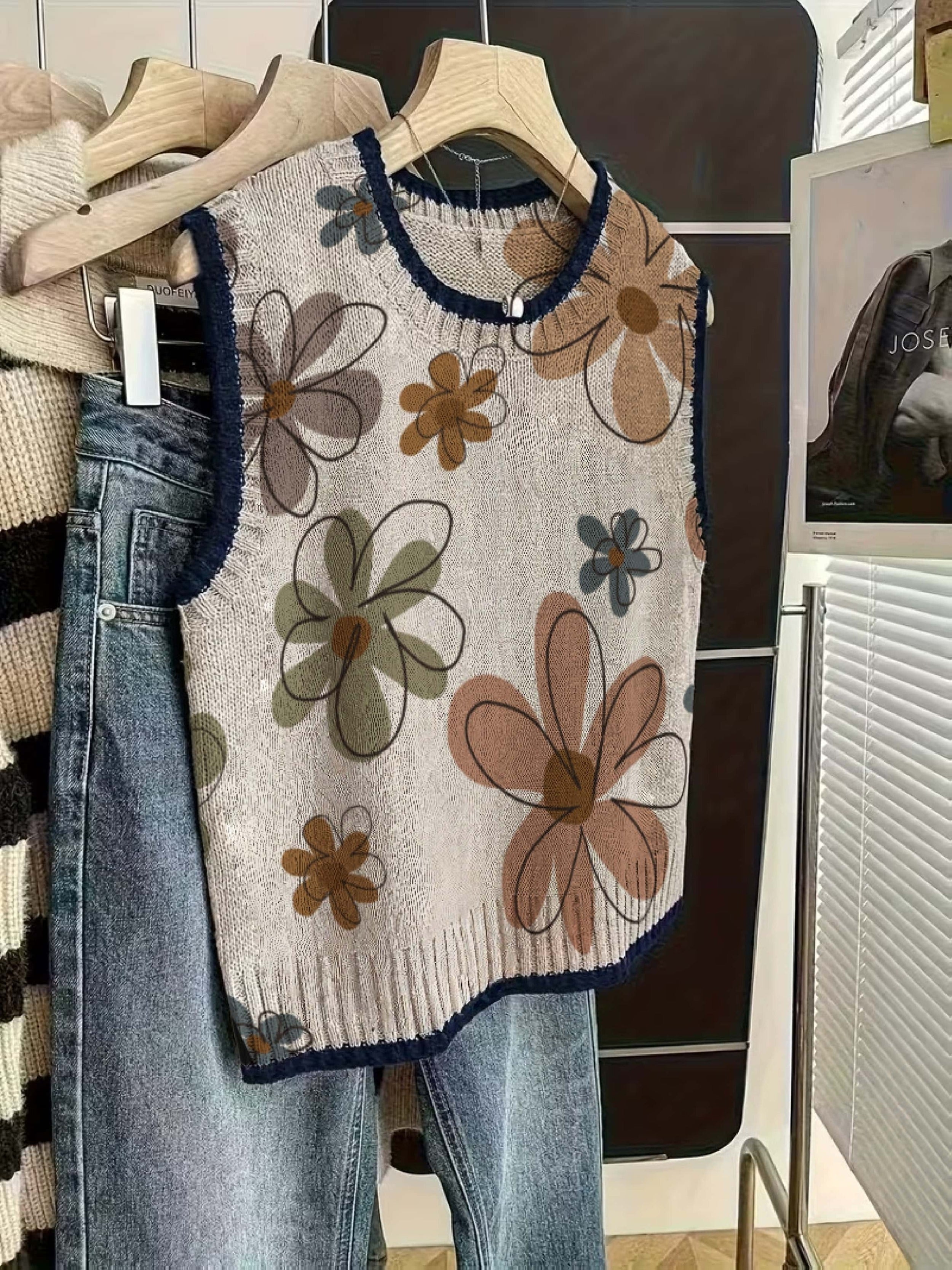 Classic Floral Crew Neck Vest