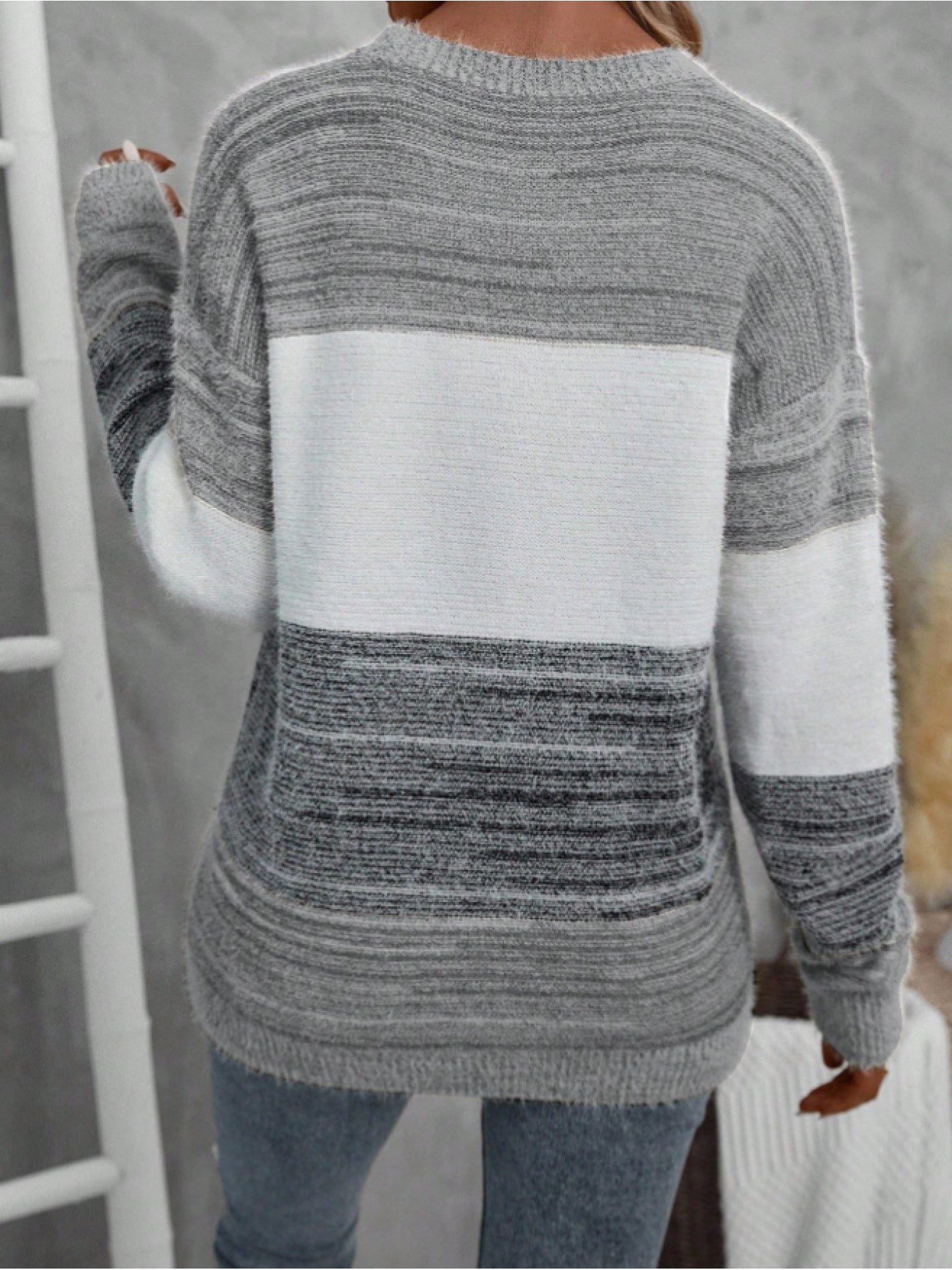 Elegant Contrast Collar Knit Sweater