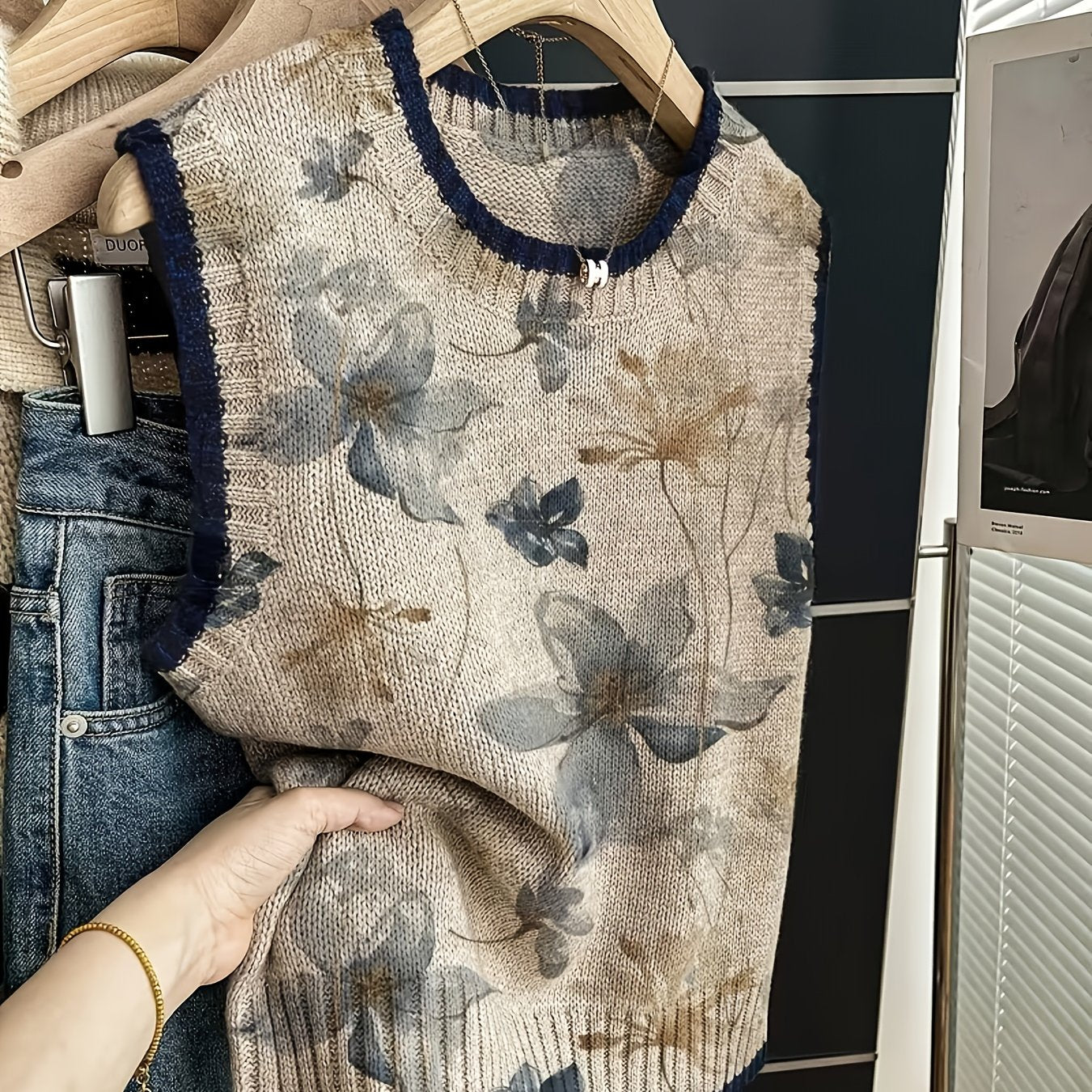 Gradient Floral Knit Vest