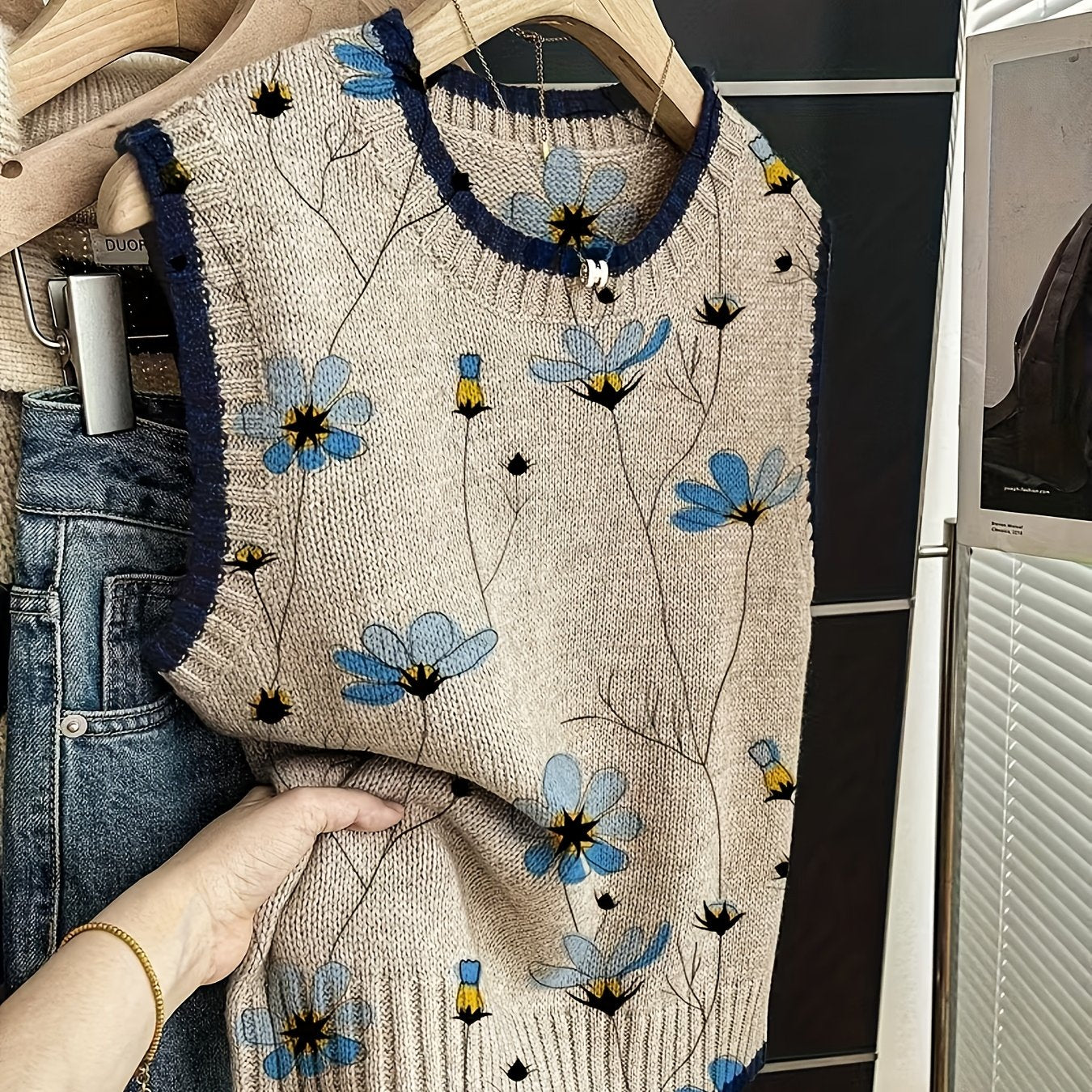 kitten-graphic-knit-vest