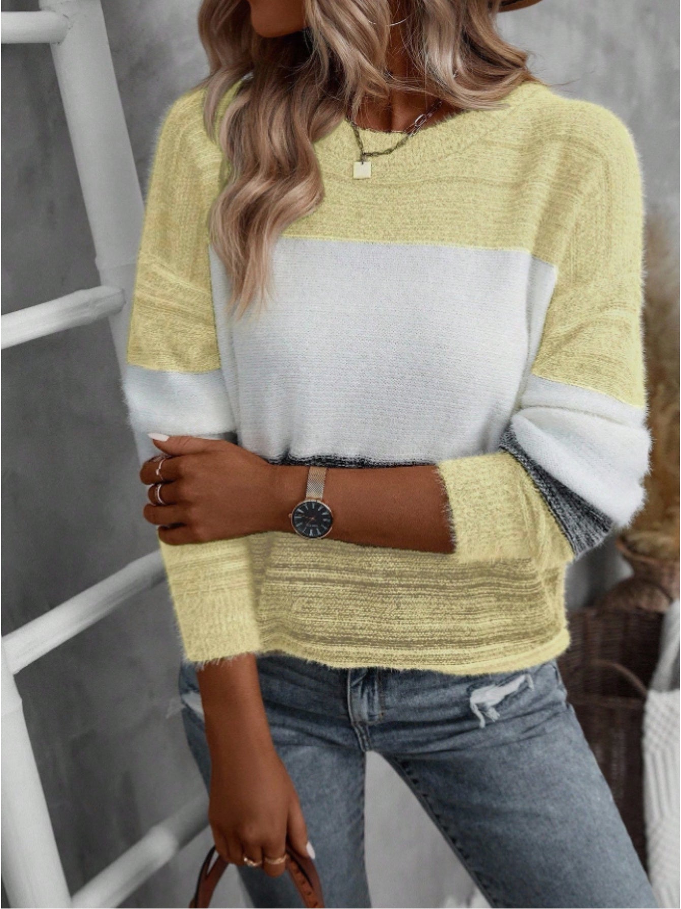 Elegant Contrast Collar Knit Sweater
