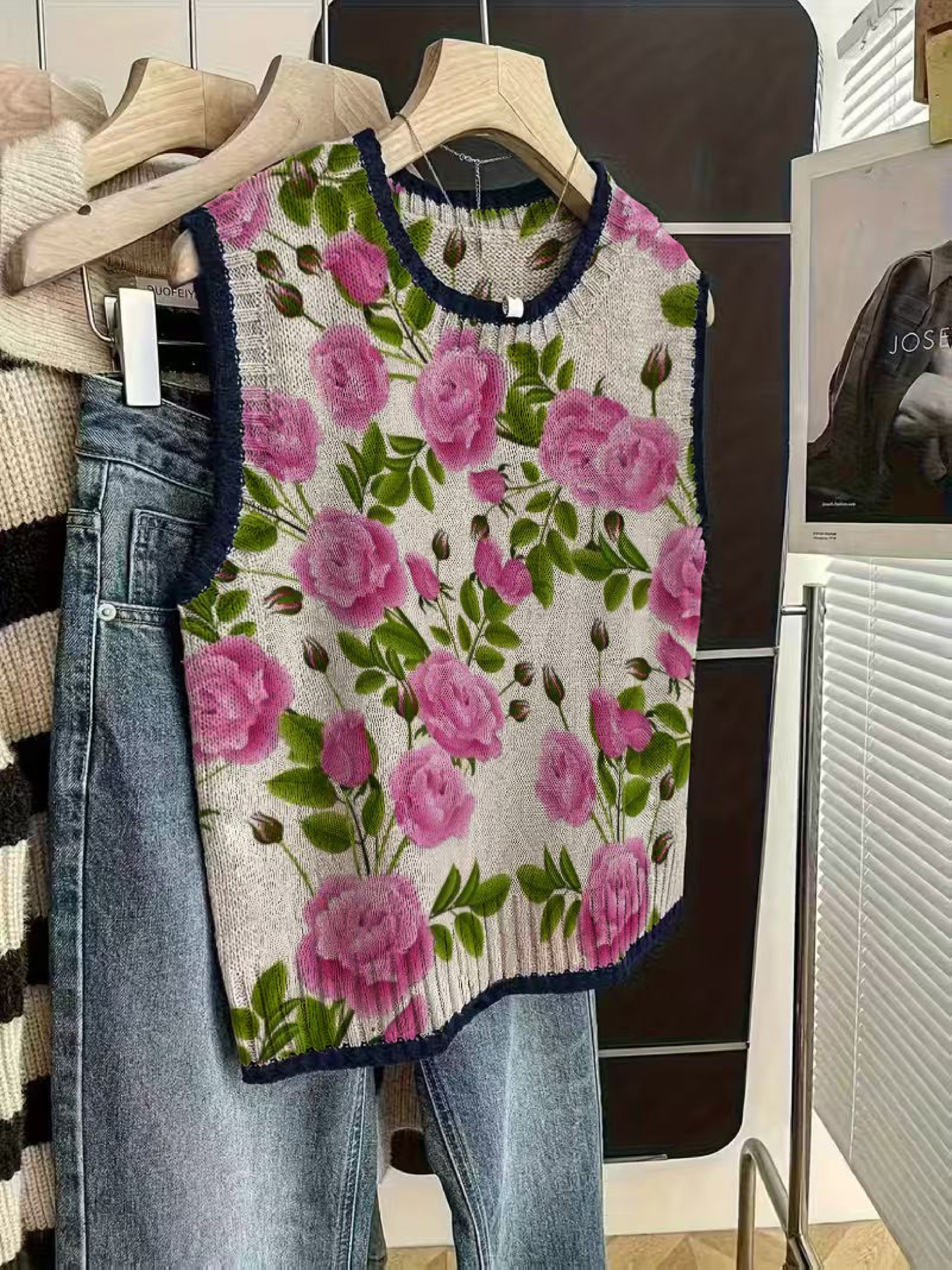 Rose Detail Crew Neck Vest