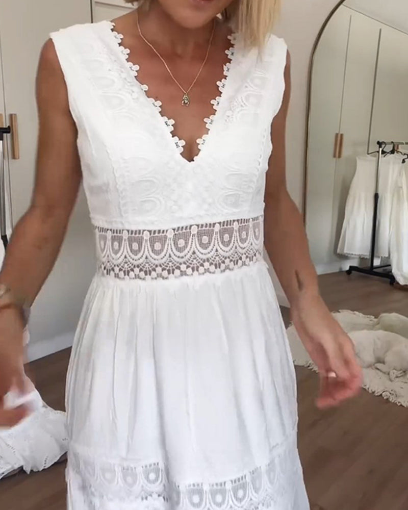 Aurélie | Lace V-Neck Dress