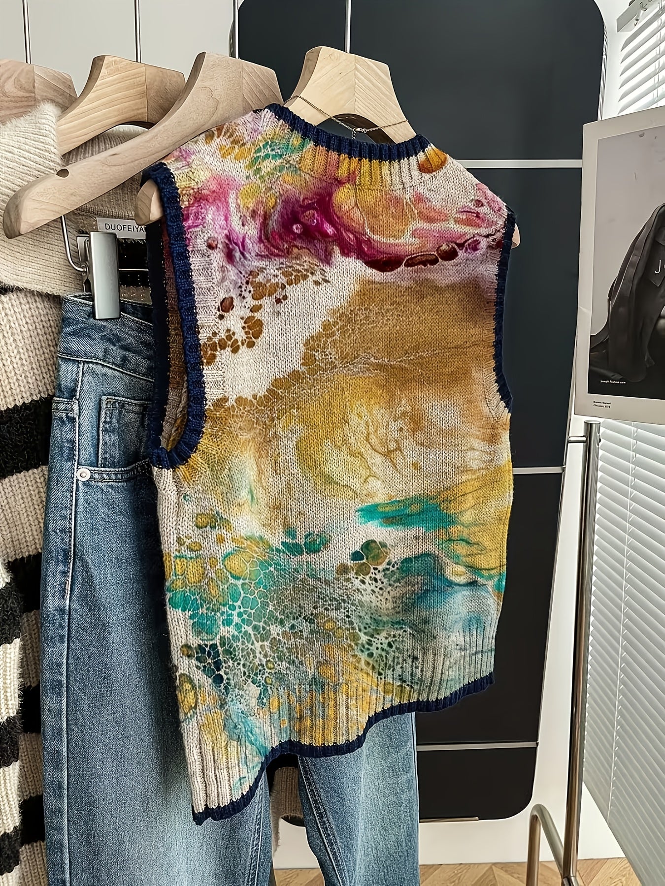 Ombre Detail Crew Neck Vest