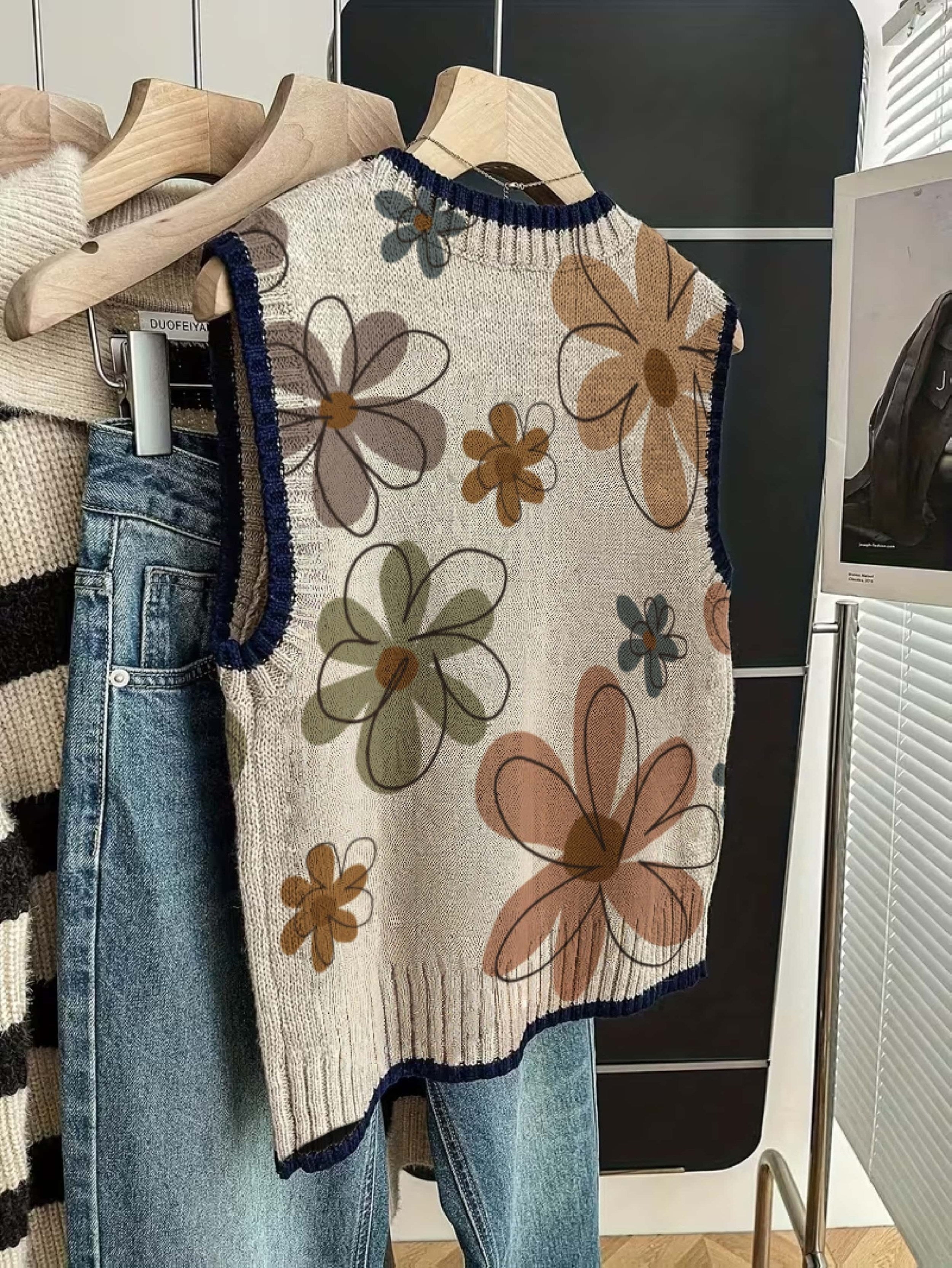 Classic Floral Crew Neck Vest