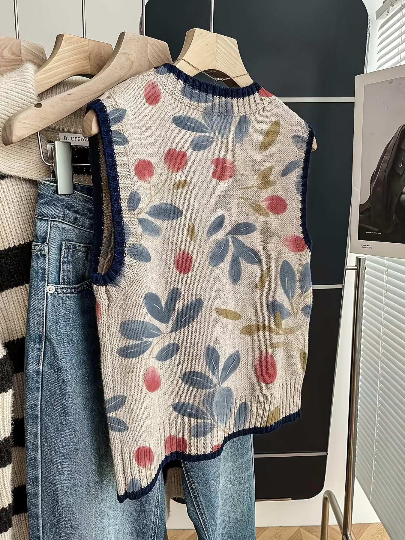 Casual Floral Knit Vest