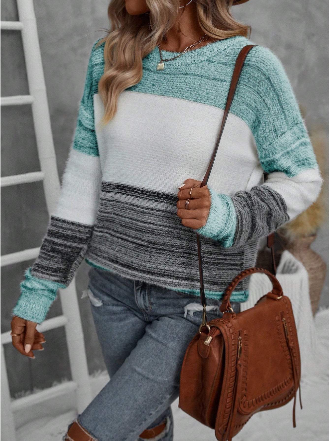 Elegant Contrast Collar Knit Sweater