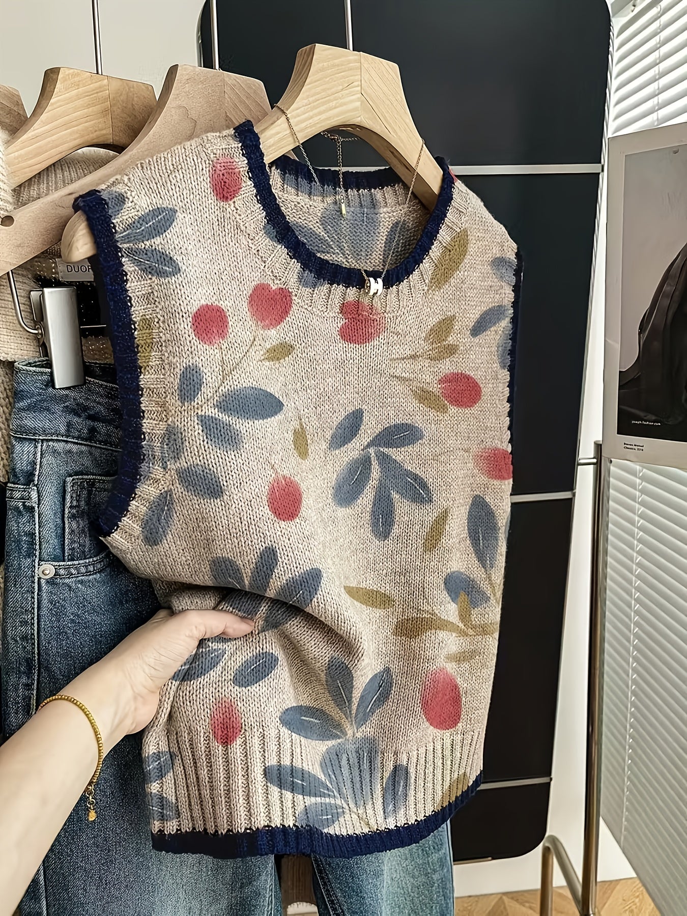 Casual Floral Knit Vest
