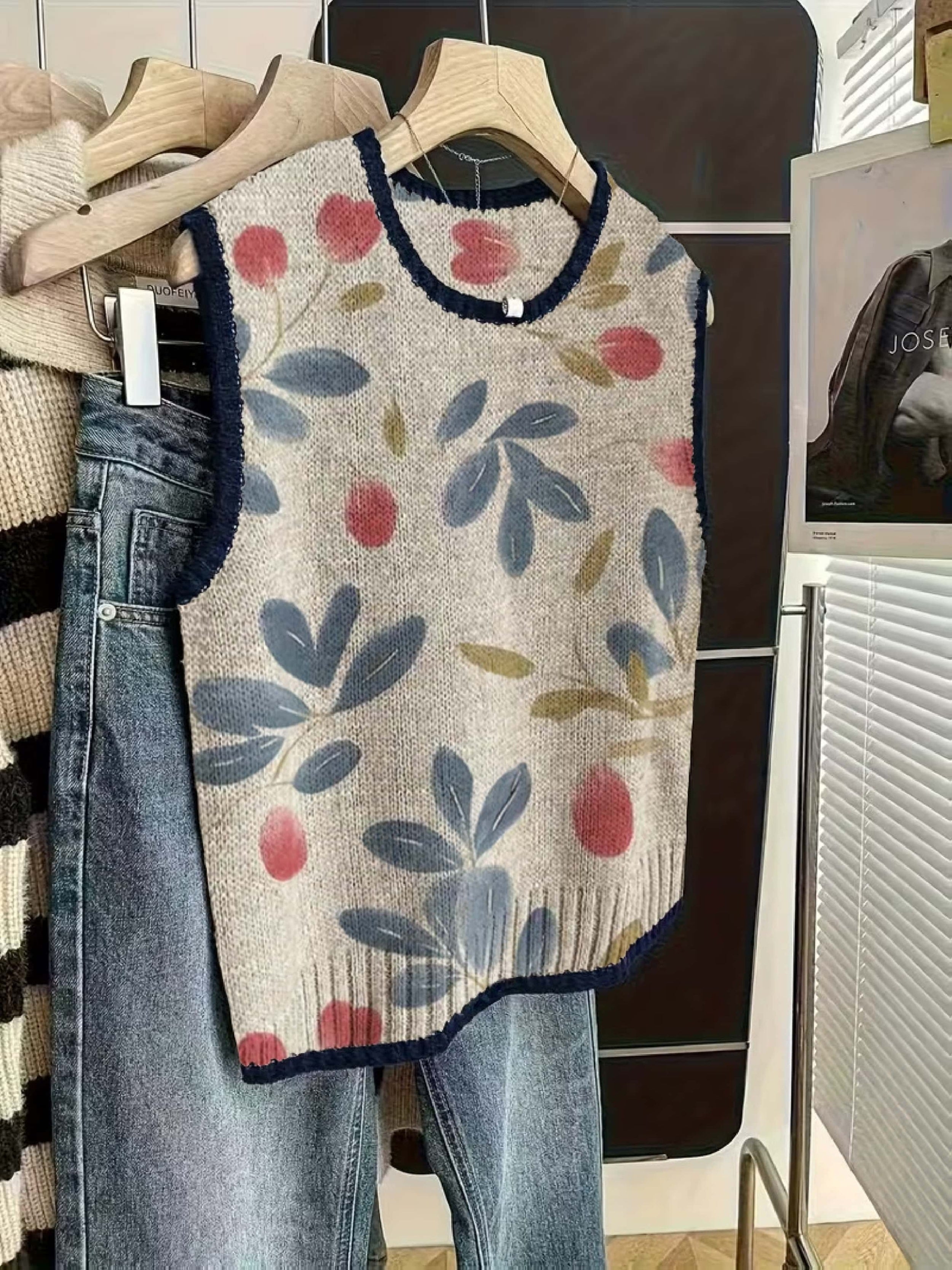 Casual Floral Knit Vest