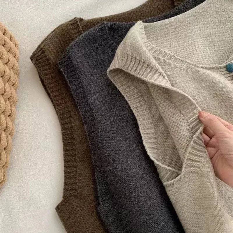 Color-Button Knit Vest