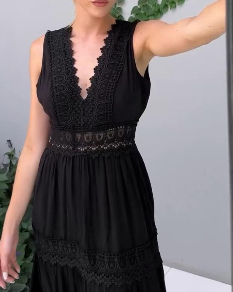 Aurélie | Lace V-Neck Dress