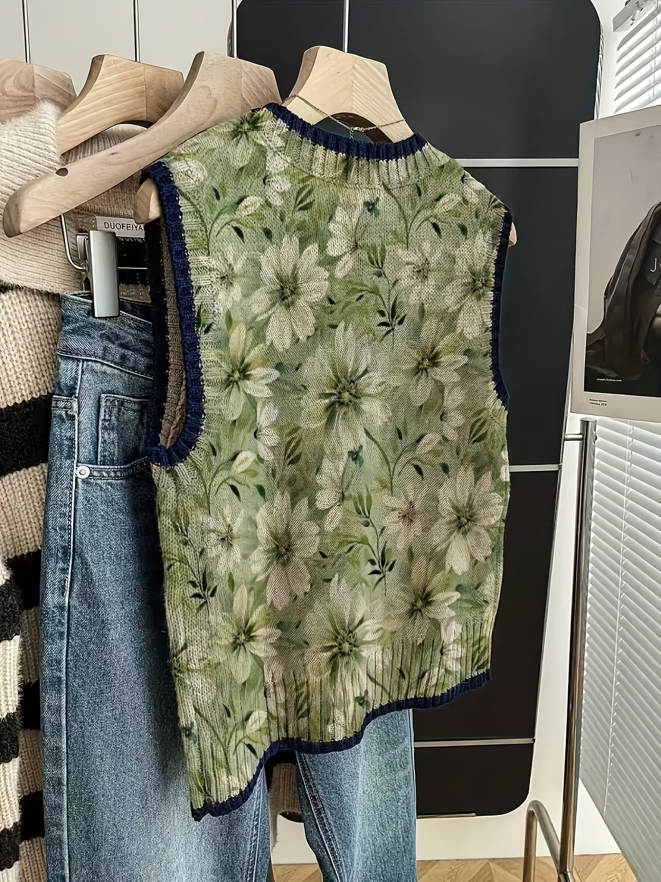 Gradient Floral Crew Neck Vest