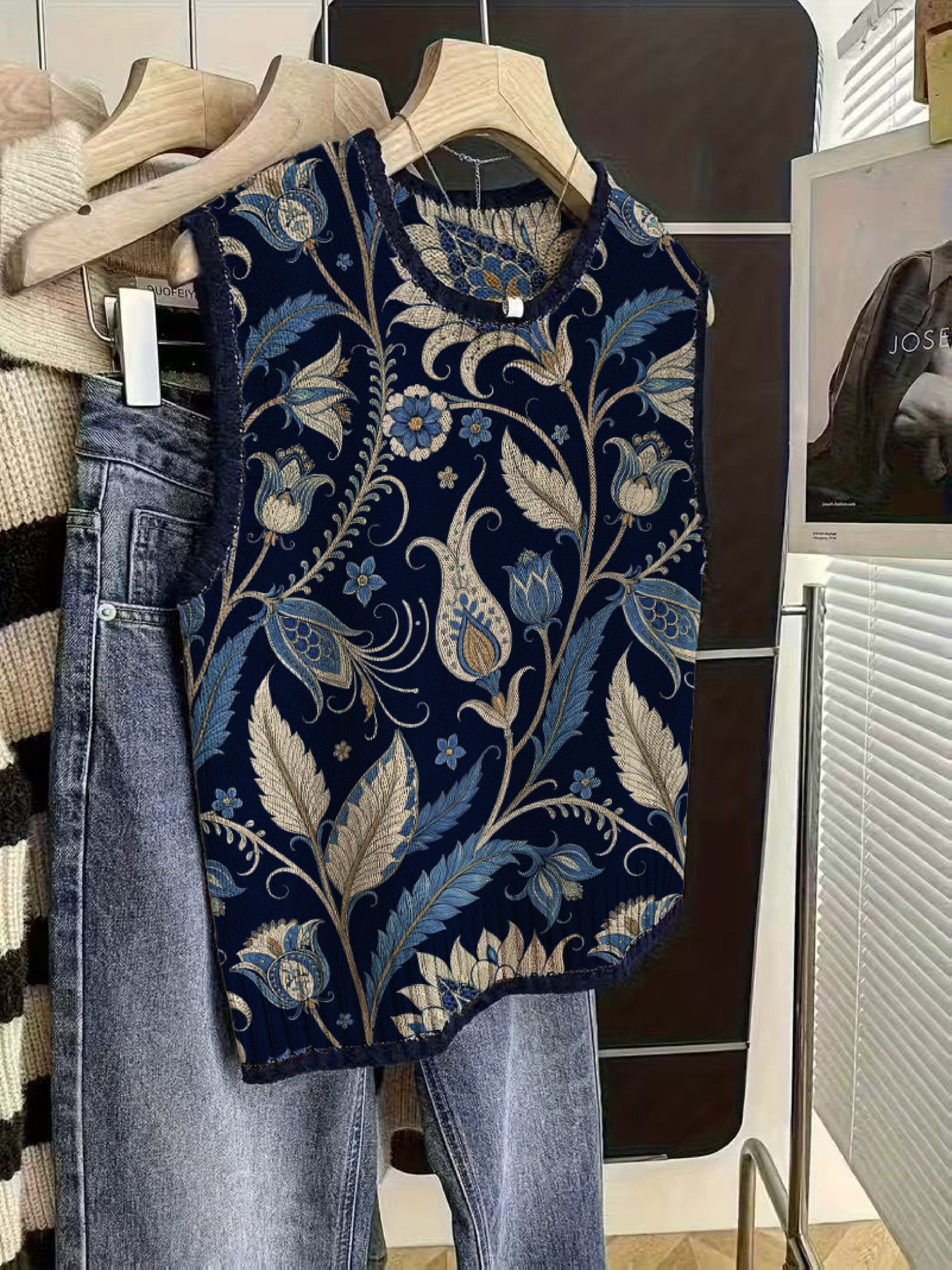 Paisley Pattern Crew Vest