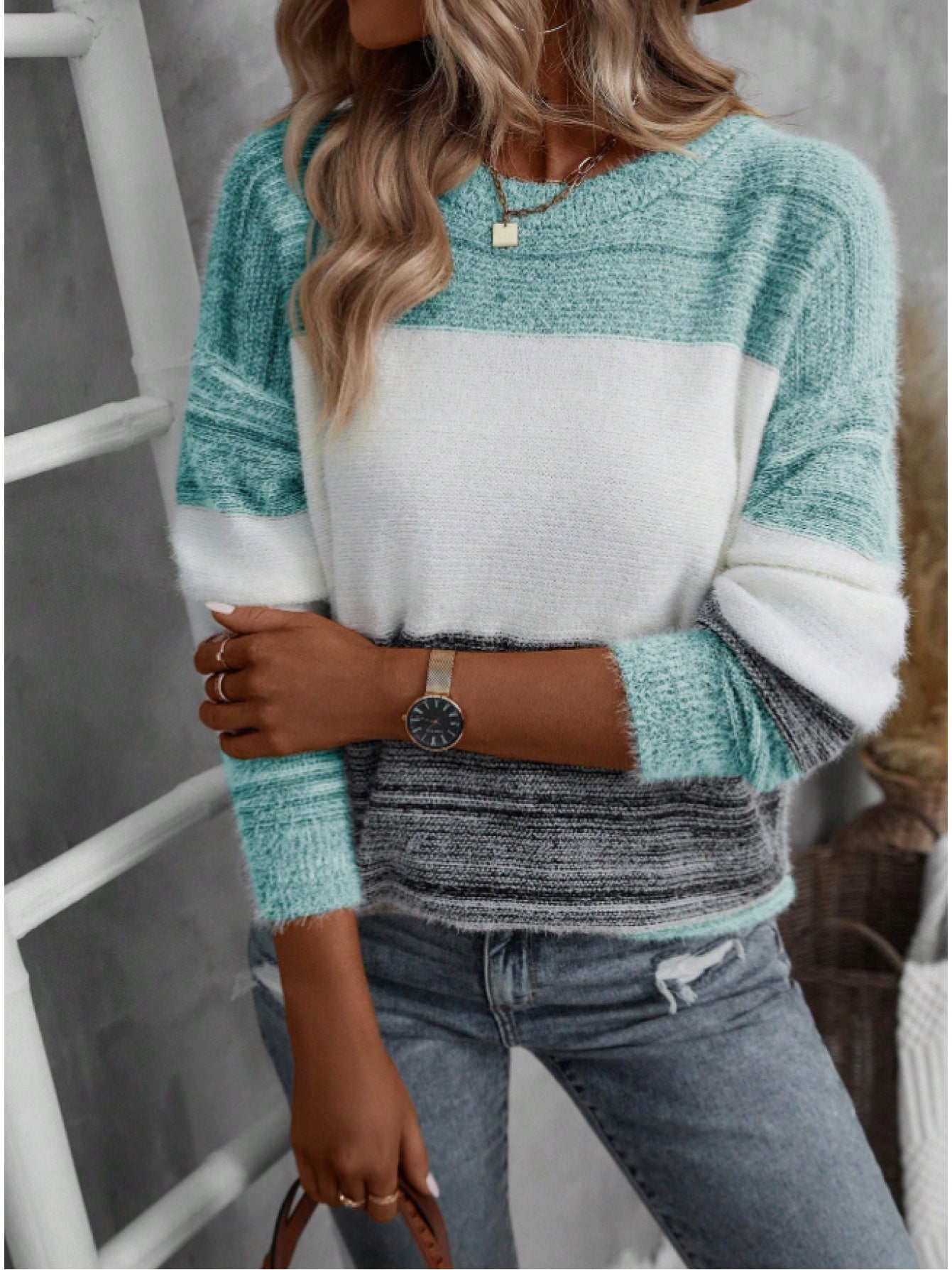 Elegant Contrast Collar Knit Sweater