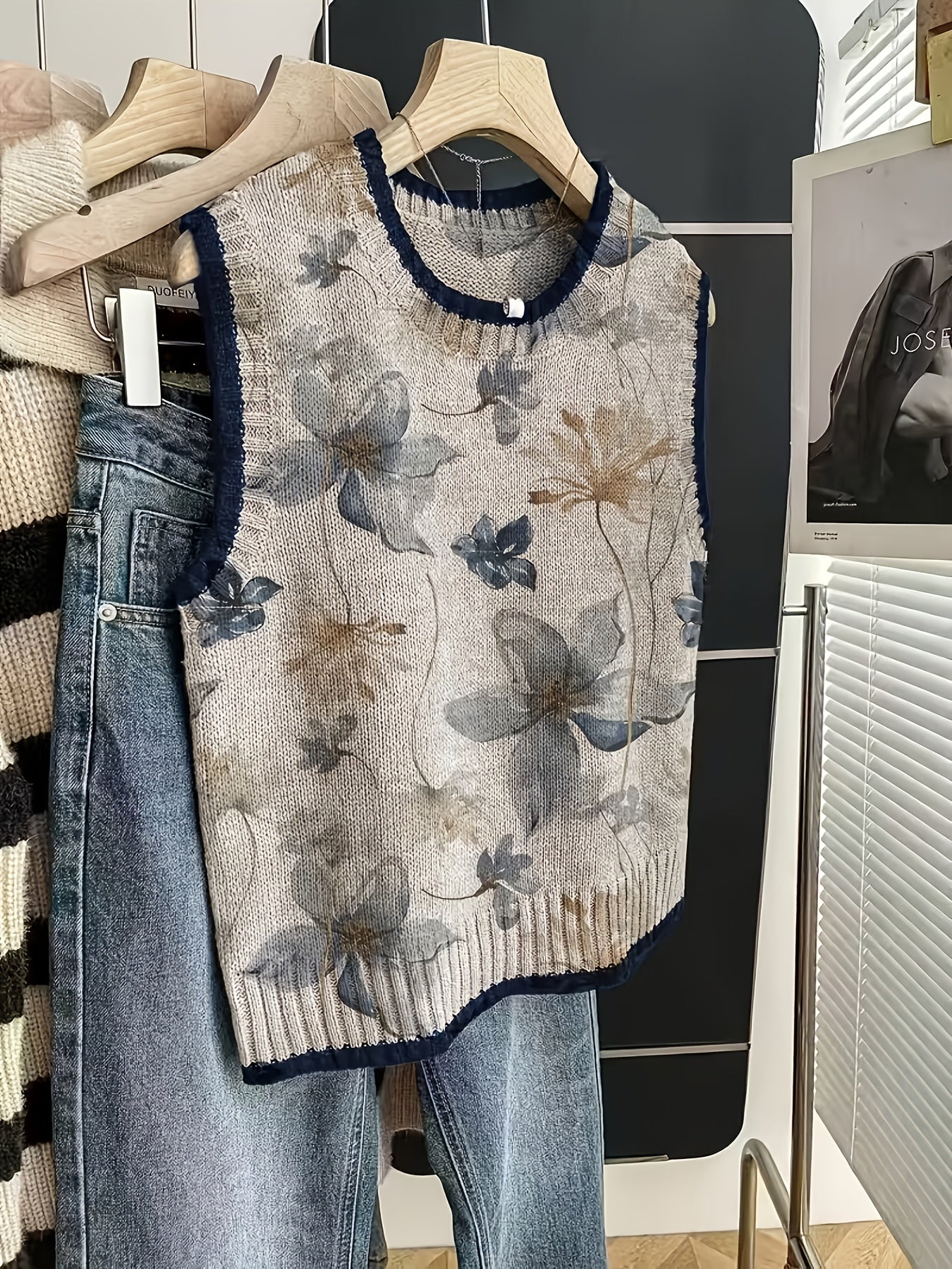 Gradient Floral Knit Vest